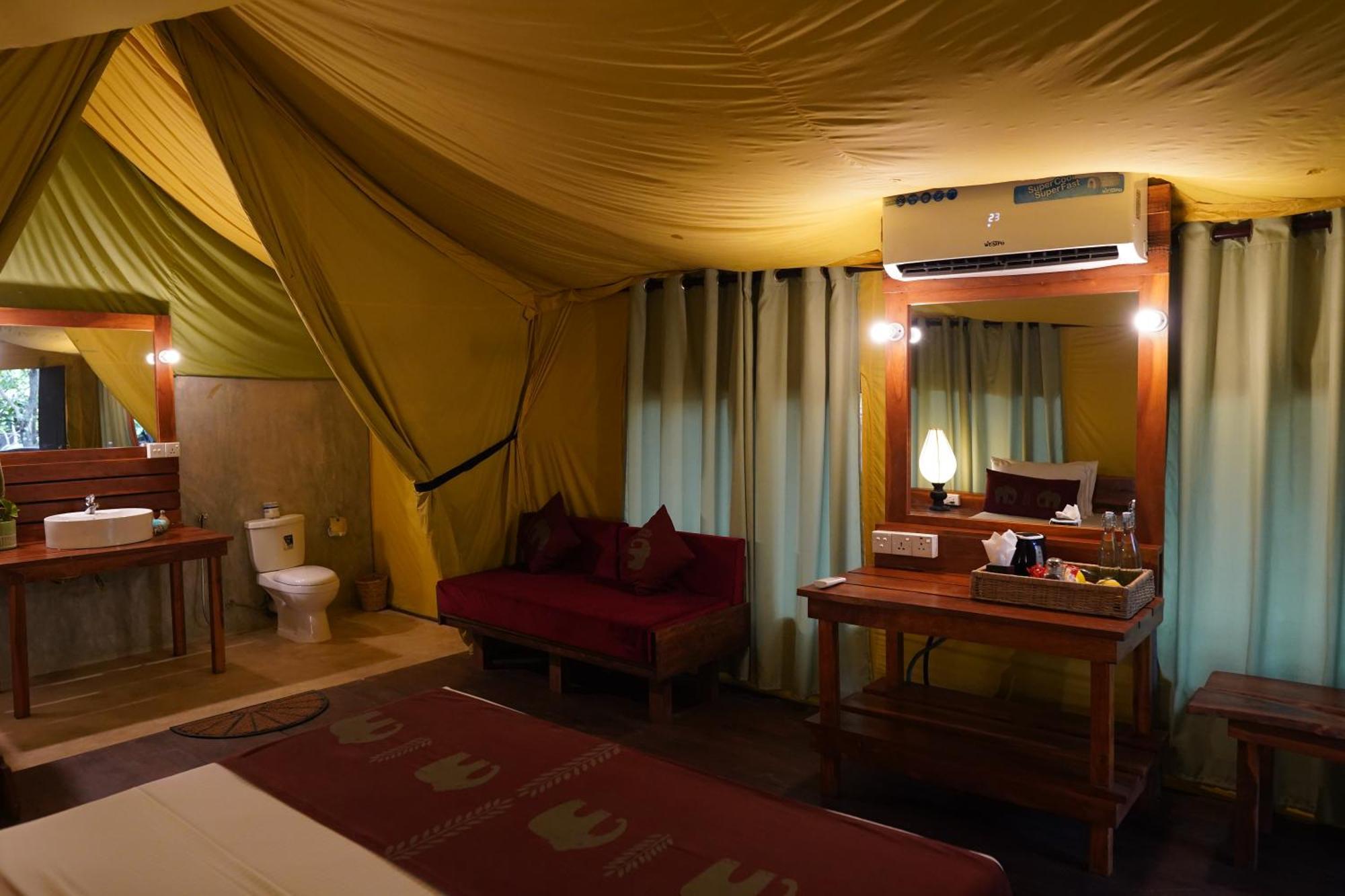 River Glamping By Gaga Bees Udawalawe Exterior foto