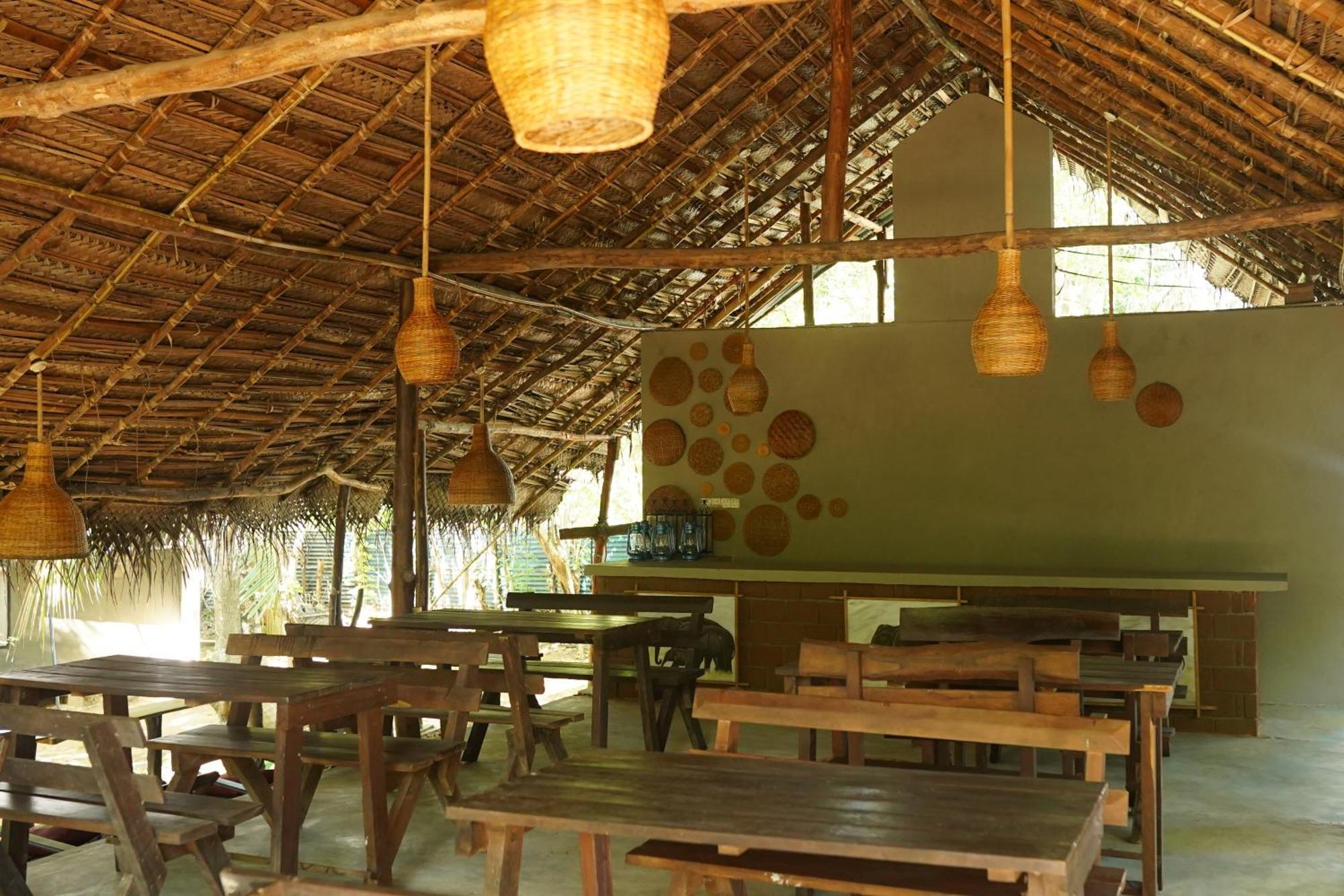 River Glamping By Gaga Bees Udawalawe Exterior foto