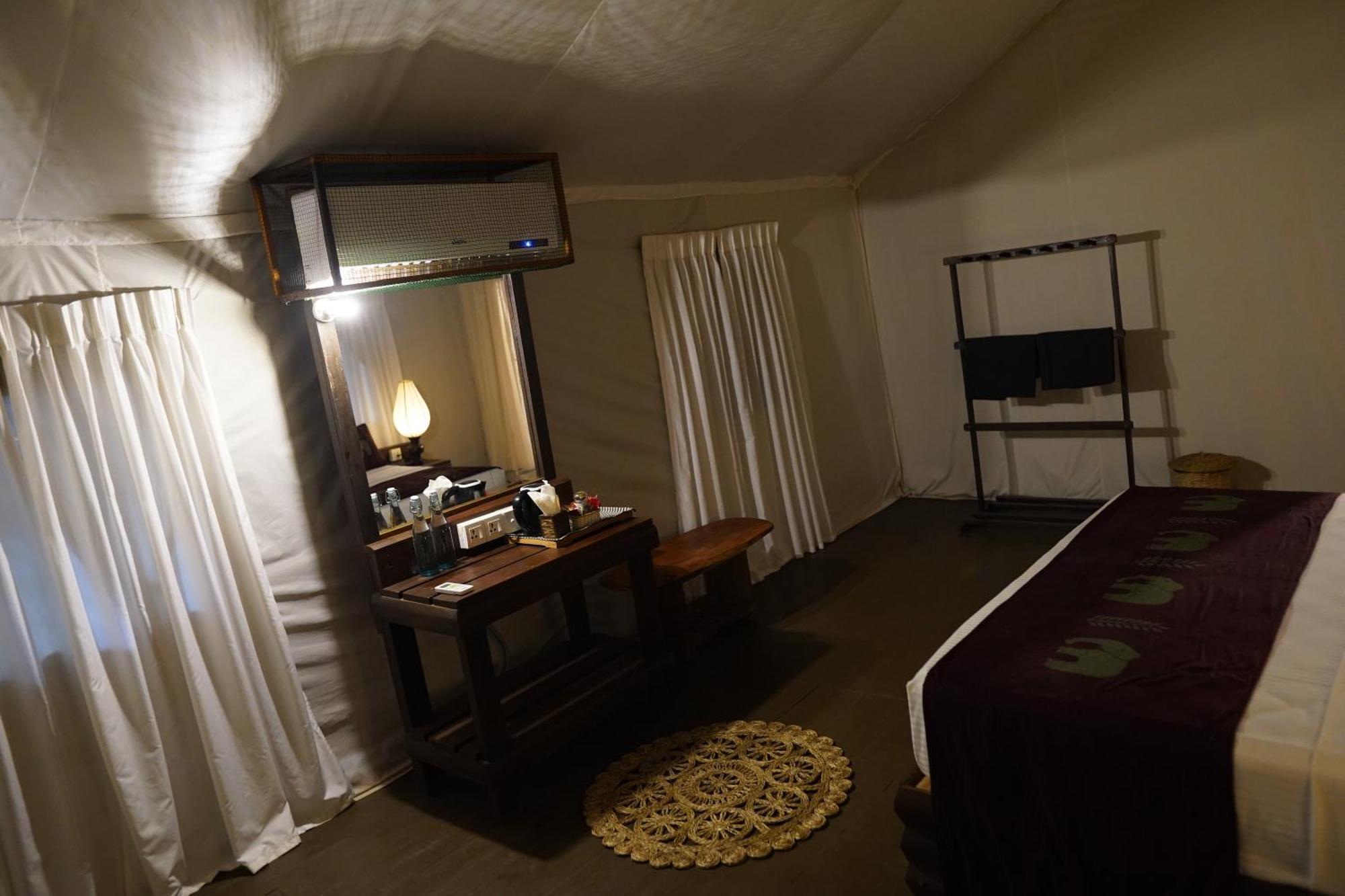 River Glamping By Gaga Bees Udawalawe Exterior foto